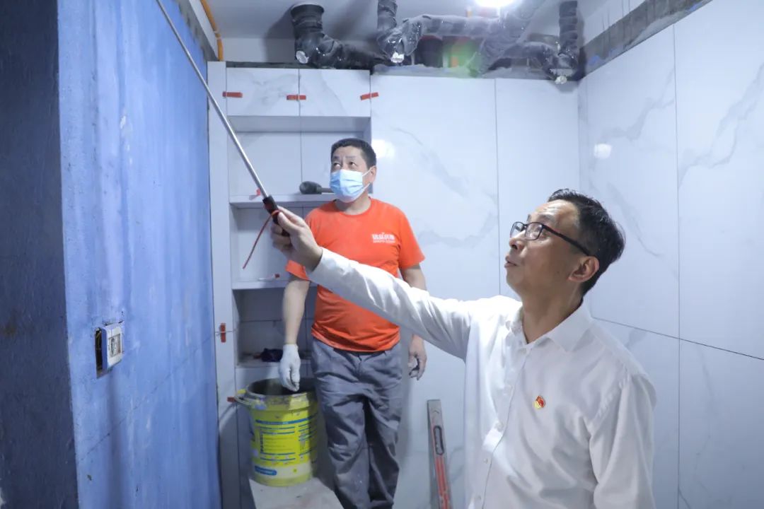 党员先锋岗  服务在一线