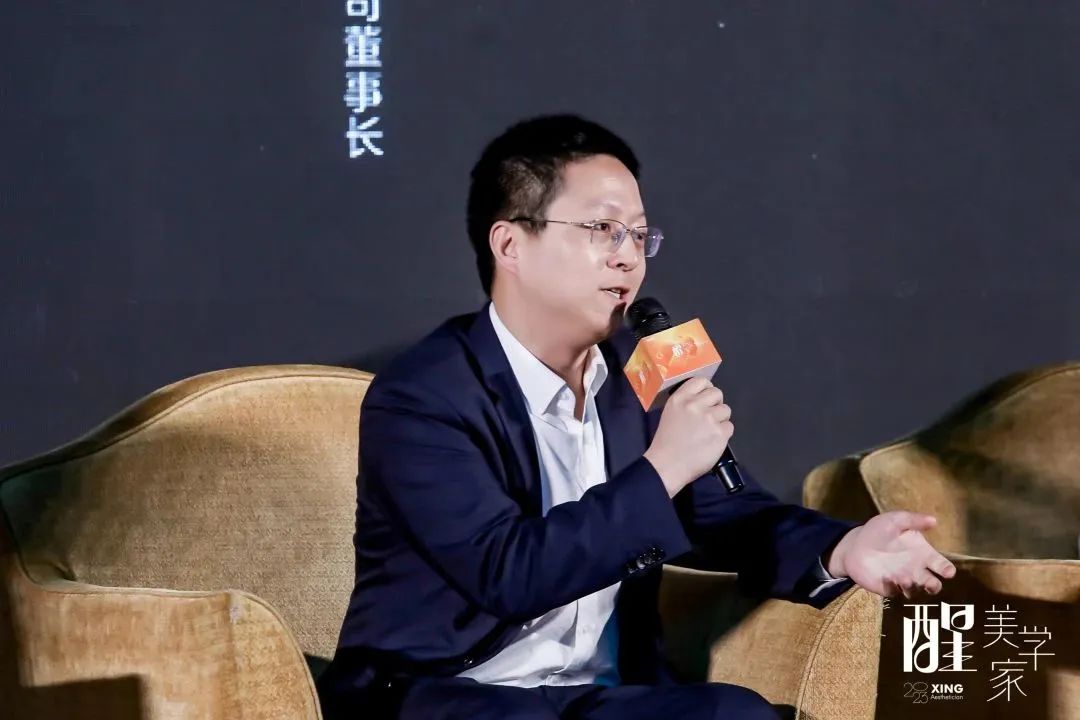 中国国际家居产业发展论坛执行主席兼秘书长 家装下午茶创始人 许春阳先生 中国国际家居产业发展论坛执行主席兼秘书长 家装下午茶创始人 许春阳先生