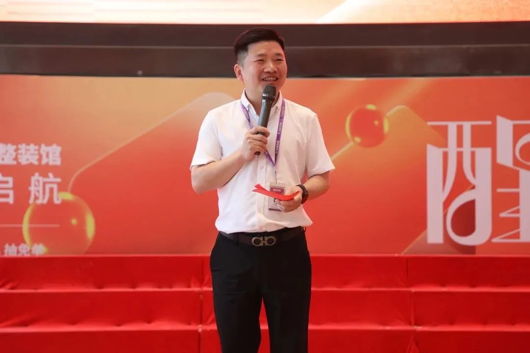 铭品装饰工程管理部总经理 付勇先生