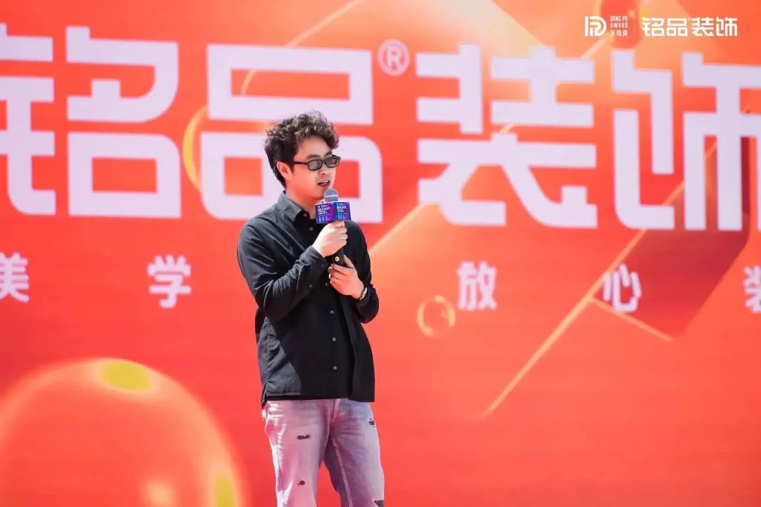 爱康企业集团市场品牌中心总经理 东坡奖发起人 牟杰先生